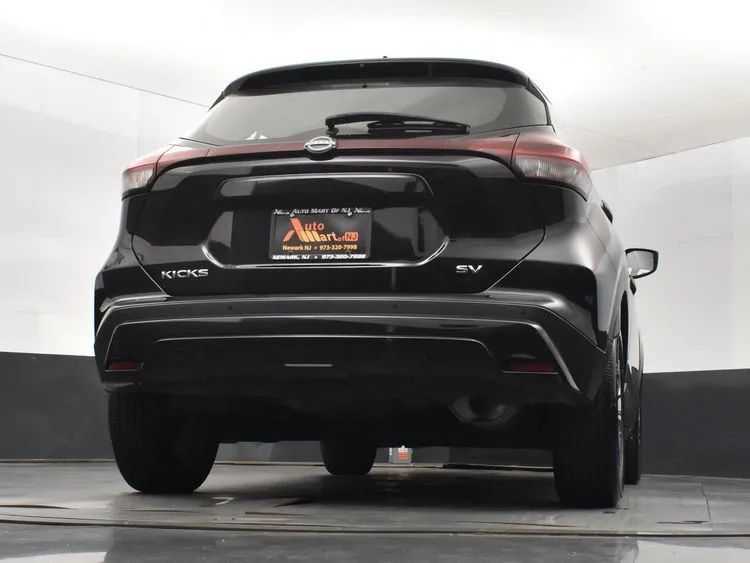 Used 2024 Nissan Kicks SV FWD image 13