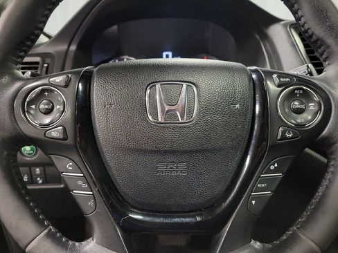 Used 2017 Honda Pilot Touring image 20