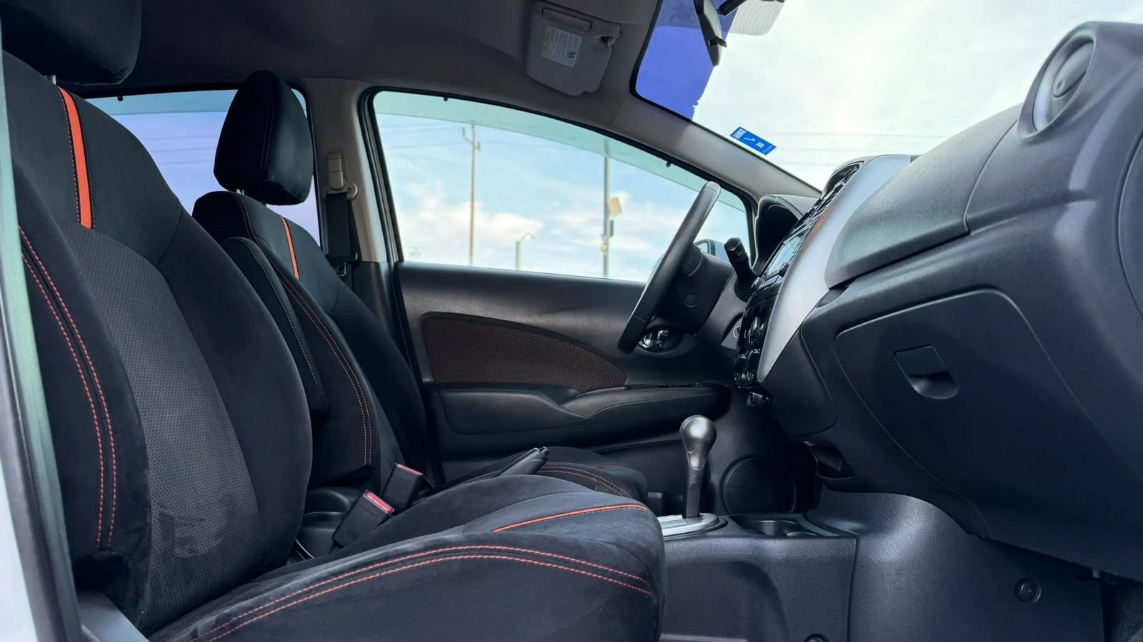 Used 2015 Nissan Versa Note SR FWD image 13
