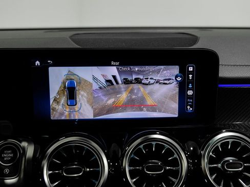 Used 2024 Mercedes-Benz GLB 35 AMG 4MATIC image 25