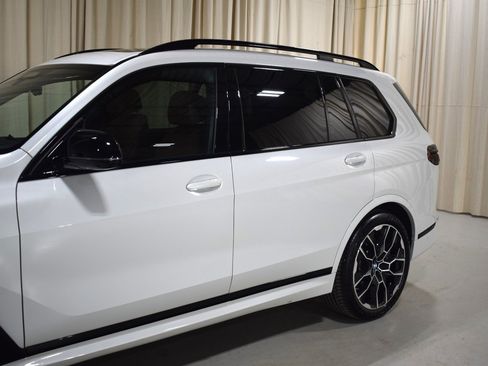 Used 2026 BMW X7 M60i image 2