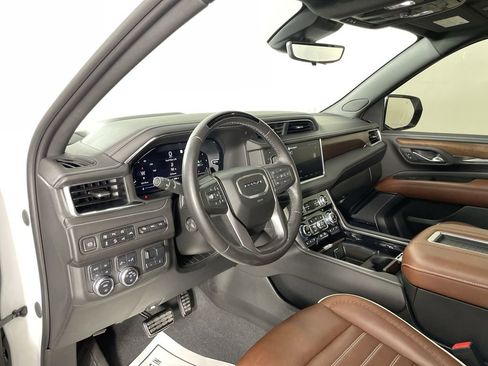 Used 2023 GMC Yukon Denali Ultimate image 10