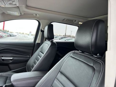 Used 2019 Ford Escape Titanium image 12