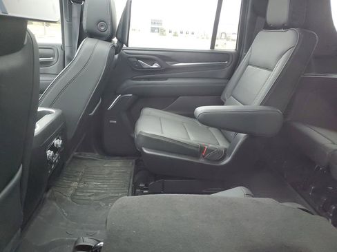 Used 2024 GMC Yukon XL Denali w/ Advanced Technology Package image 7