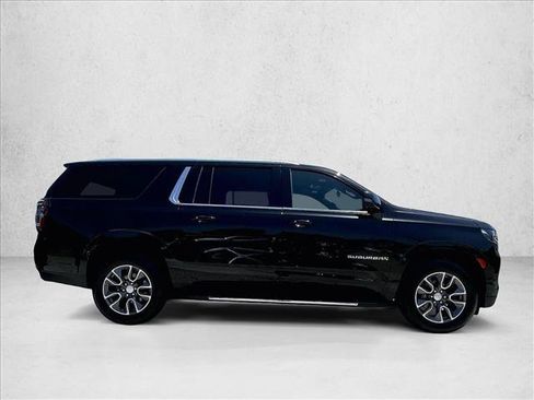 Used 2022 Chevrolet Suburban LT w/ LT Signature Package RWD image 5