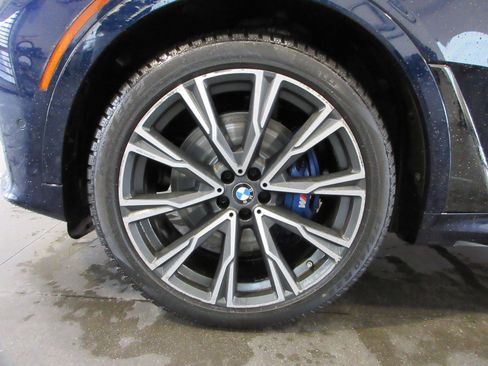 Used 2020 BMW X7 M50i image 41