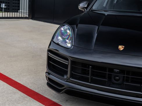 Certified 2023 Porsche Cayenne Turbo GT AWD/4WD image 18