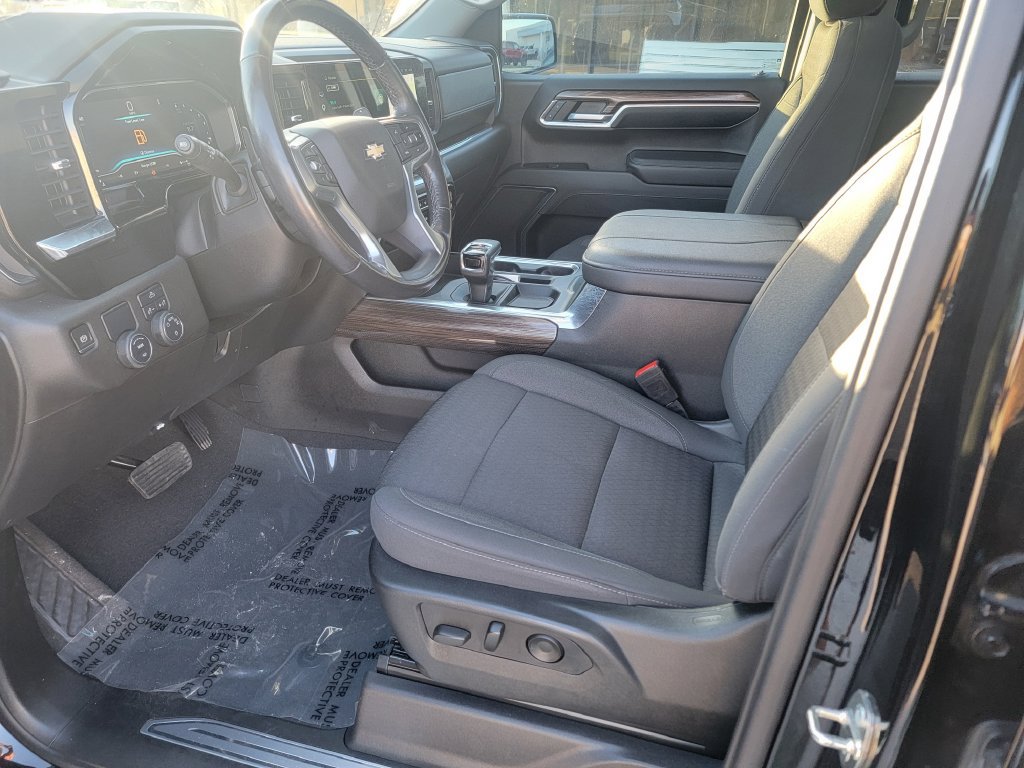 Used 2023 Chevrolet Silverado 1500 LT RWD image 11