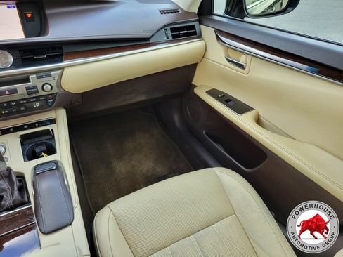 Used 2016 Lexus ES 350 w/ Luxury Package w/Wood Trim FWD image 19