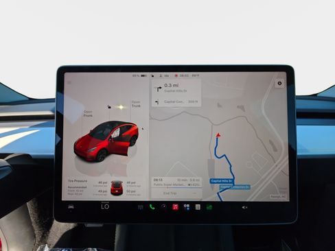 Used 2024 Tesla Model Y Long Range RWD image 23