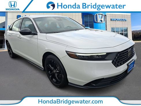 Used 2025 Honda Accord SE image 1