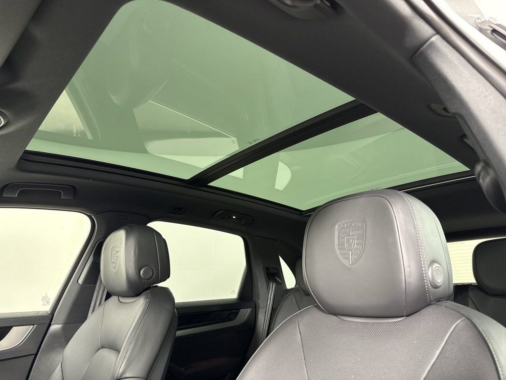 Certified 2026 Porsche Cayenne AWD/4WD image 42