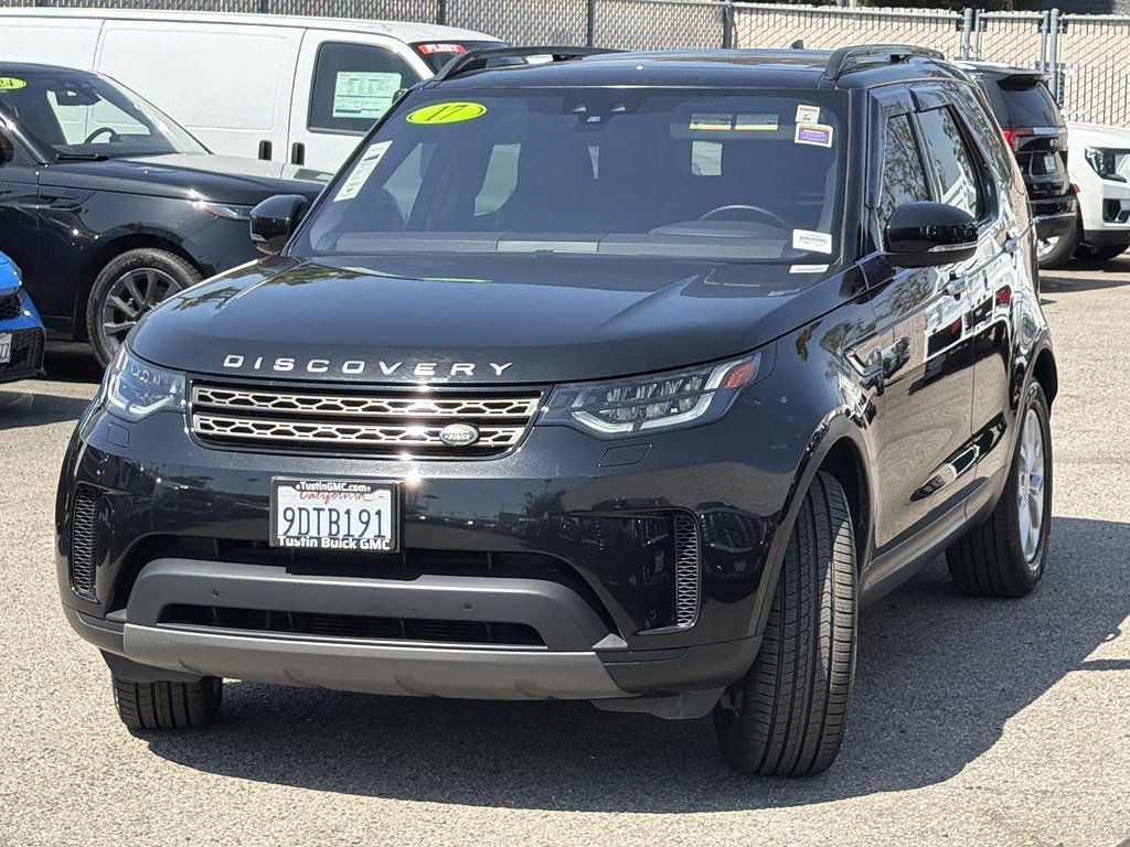 Used 2017 Land Rover Discovery SE AWD/4WD image 3