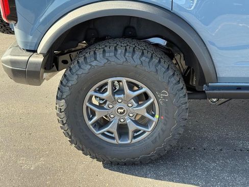 New 2025 Ford Bronco Badlands image 4