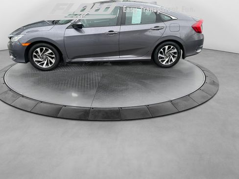 Used 2017 Honda Civic EX image 5