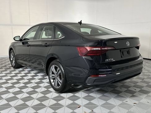 Used 2024 Volkswagen Jetta SE FWD image 6