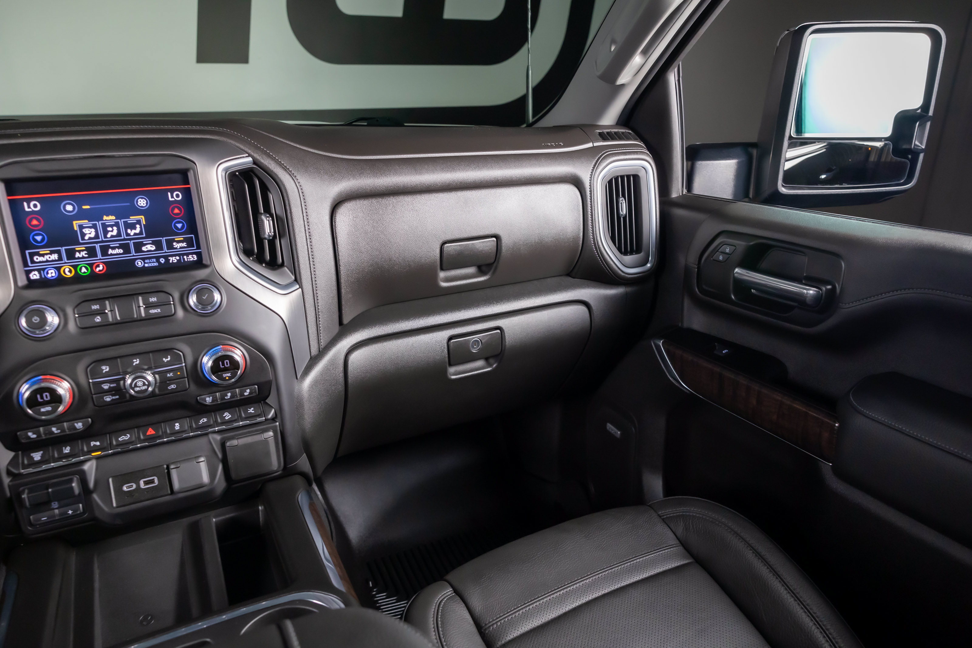 Used 2022 GMC Sierra 2500 Denali AWD/4WD image 8