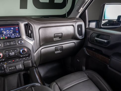 Used 2022 GMC Sierra 2500 Denali AWD/4WD image 8