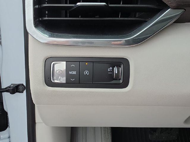 Certified 2026 GMC Acadia Denali w/ Super Cruise Package FWD image 26