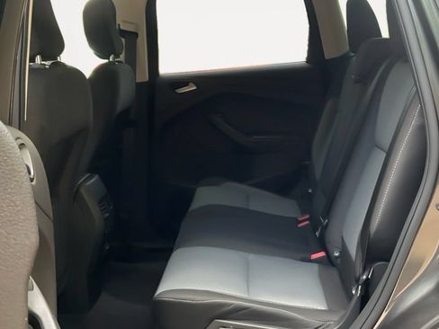 Used 2018 Ford Escape SE w/ Ford Safe & Smart Package AWD/4WD image 14
