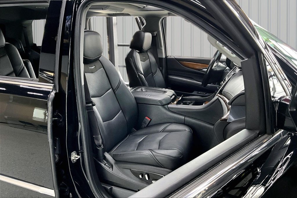 Used 2016 Cadillac Escalade Premium AWD/4WD image 31