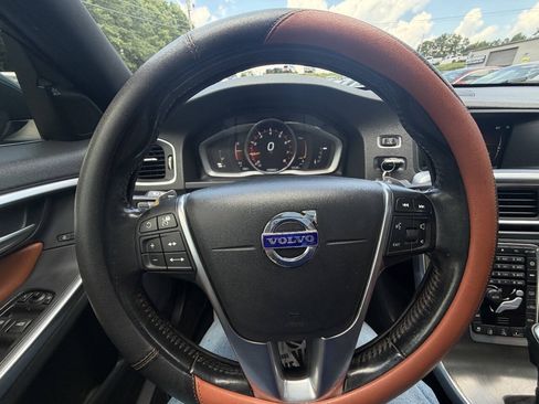 Used 2015 Volvo S60 T5 Platinum w/ 19" Sport Package FWD image 25