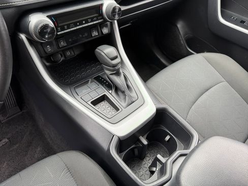 Used 2025 Toyota RAV4 XLE image 41