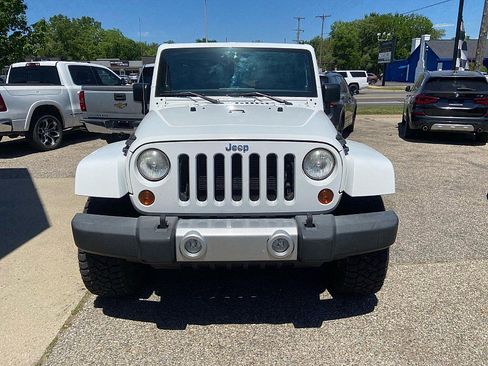 Used 2013 Jeep Wrangler Unlimited Sahara w/ Connectivity Group AWD/4WD image 7