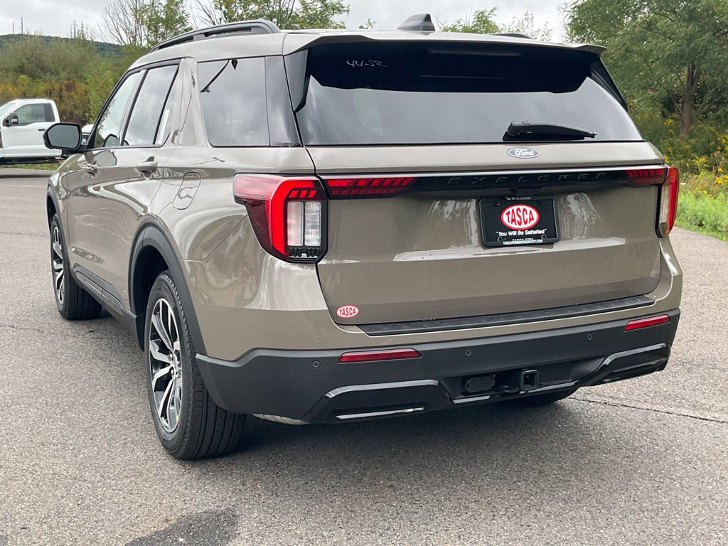 New 2027 Ford Explorer ST-Line AWD/4WD image 28