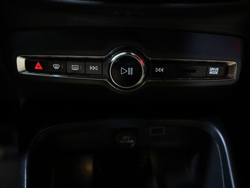 Used 2019 Volvo XC40 T5 Momentum AWD/4WD image 19