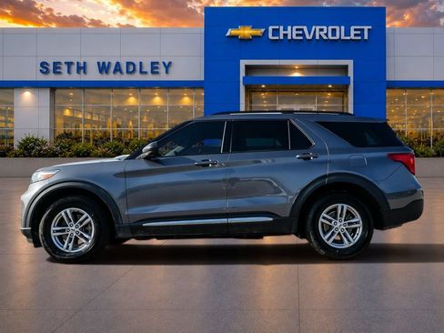 Used 2022 Ford Explorer XLT w/ Equipment Group 202A AWD/4WD image 61