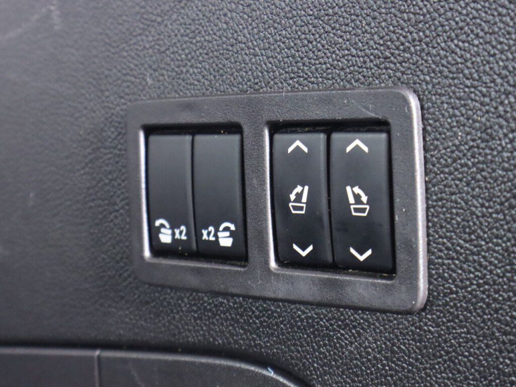 Used 2019 GMC Yukon Denali w/ Open Road Package RWD image 38