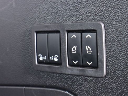 Used 2019 GMC Yukon Denali w/ Open Road Package RWD image 38