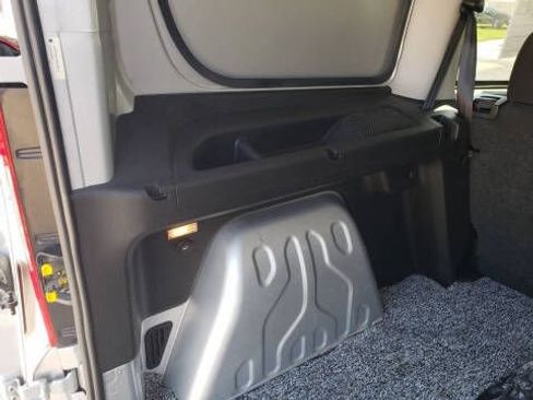 Used 2016 RAM ProMaster City Tradesman SLT FWD image 12