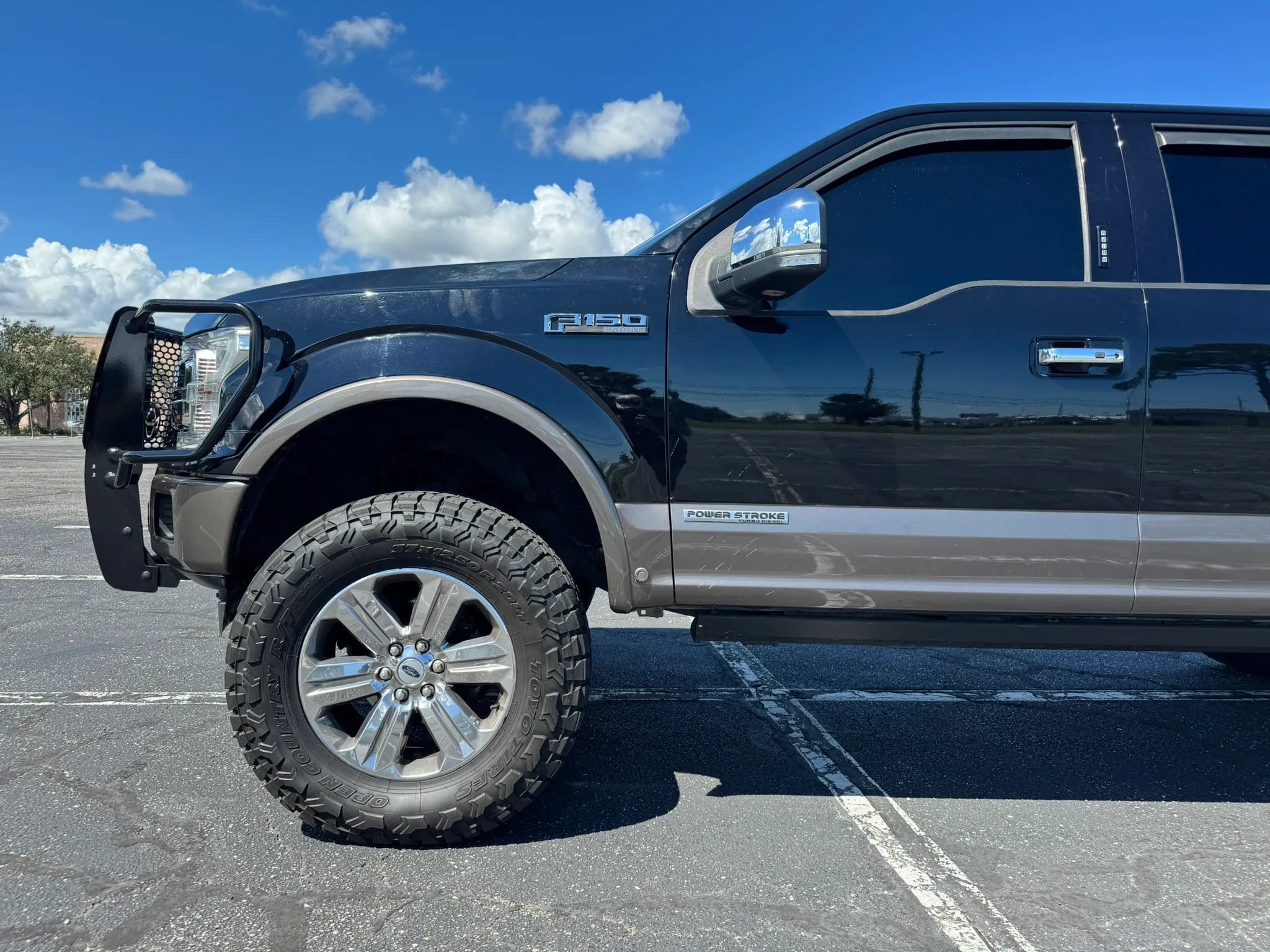 Used 2018 Ford F150 Lariat w/ Equipment Group 502A Luxury AWD/4WD image 11