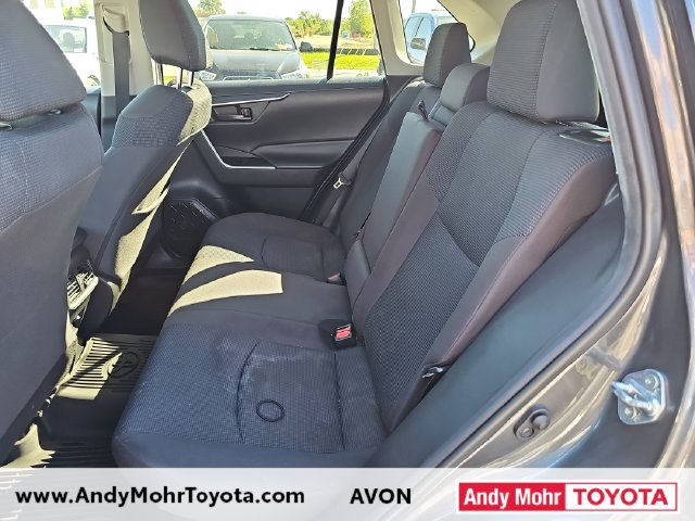 Used 2020 Toyota RAV4 LE AWD/4WD image 11