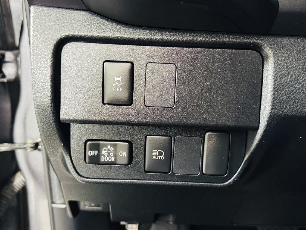 Used 2022 Toyota Tacoma SR w/ SR Convenience Package RWD image 10