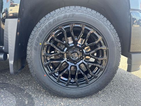 Used 2017 Chevrolet Silverado 1500 LT w/ All Star Edition AWD/4WD image 9