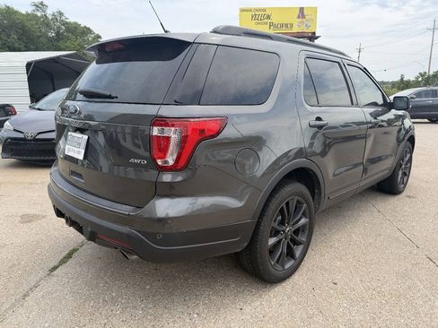Used 2019 Ford Explorer XLT w/ Equipment Group 202A AWD/4WD image 6