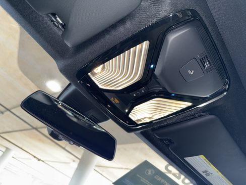 Certified 2025 BMW 330i Sedan w/ Convenience Package image 30