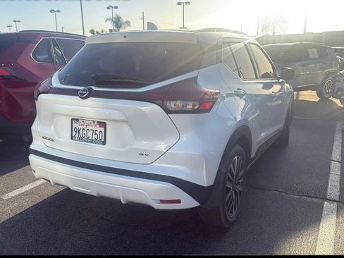 Used 2024 Nissan Kicks SV FWD image 2