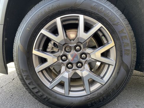 Used 2021 GMC Acadia SLT image 42