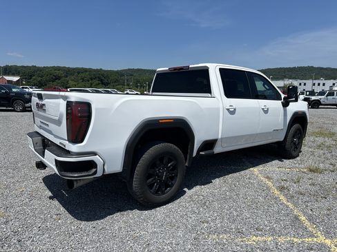 Used 2025 GMC Sierra 2500 AT4 AWD/4WD image 6
