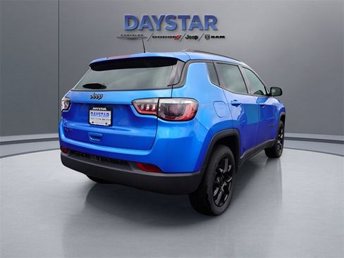 Used 2025 Jeep Compass Latitude w/ Altitude Special Edition image 4