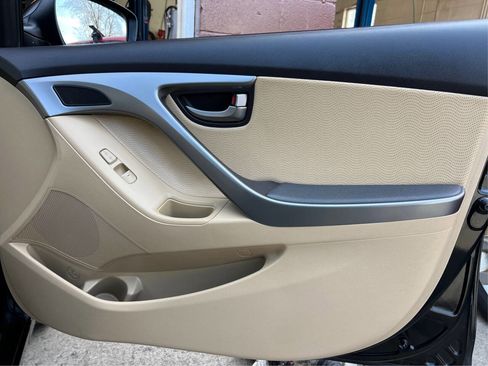 Used 2012 Hyundai Elantra Limited image 19