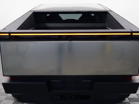 Used 2024 Tesla Cybertruck AWD Crew Cab image 5