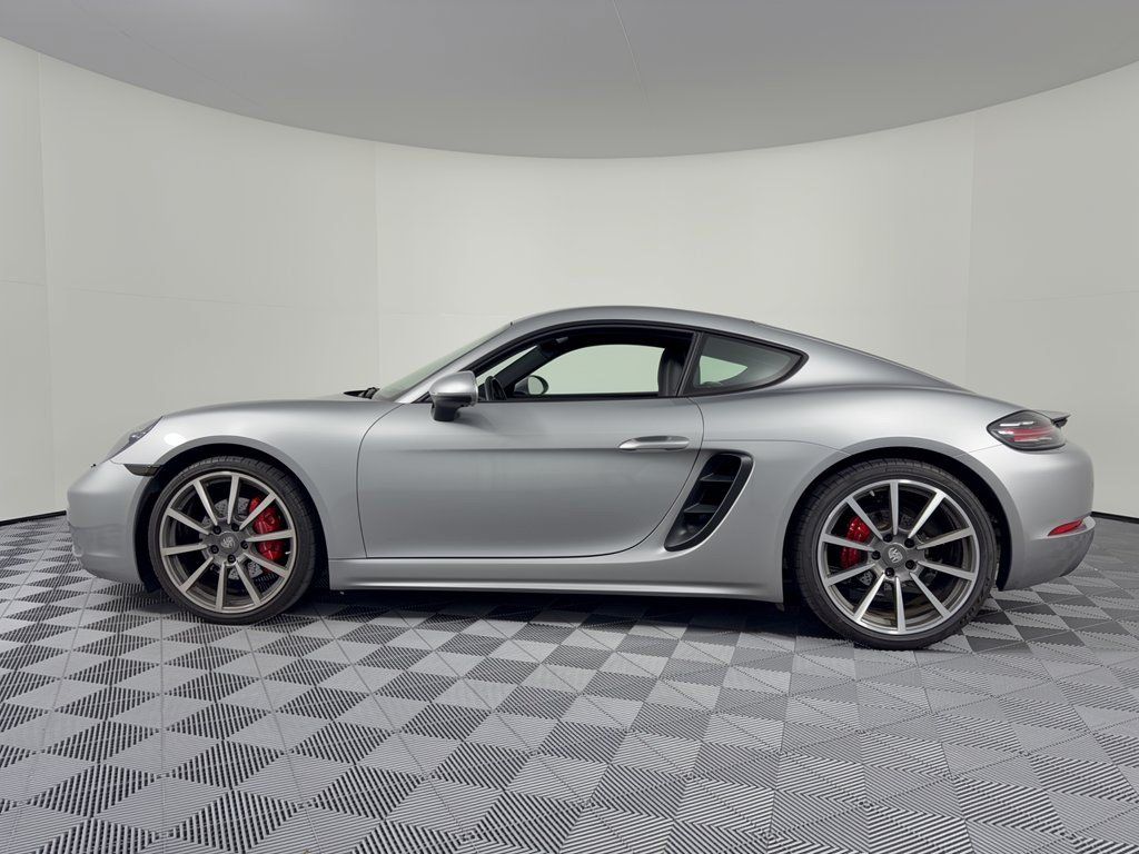 Certified 2021 Porsche 718 Cayman S RWD image 2
