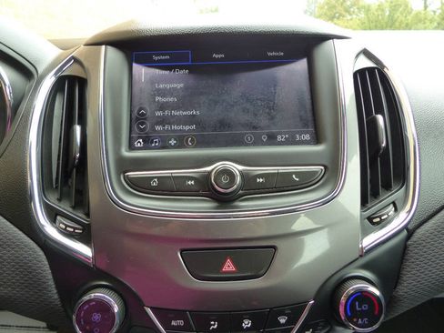 Used 2019 Chevrolet Cruze LT w/ Convenience Package FWD image 45