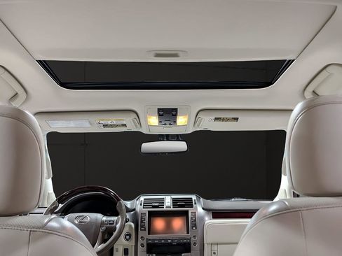 Used 2017 Lexus GX 460 Premium w/ Premium Package image 22