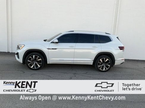 Used 2024 Volkswagen Atlas SEL Premium R-Line image 37